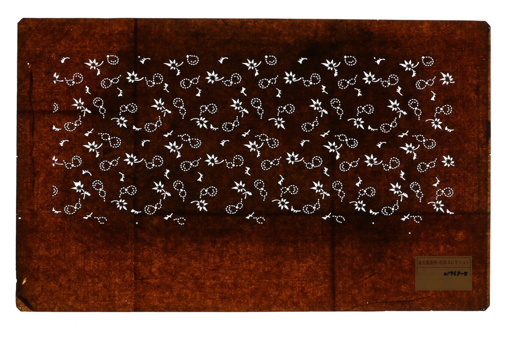 01768-2　ひょうたんに花