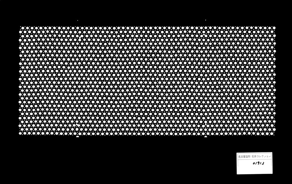 01913　蚫の目小格子　星ﾅｼ　糸入