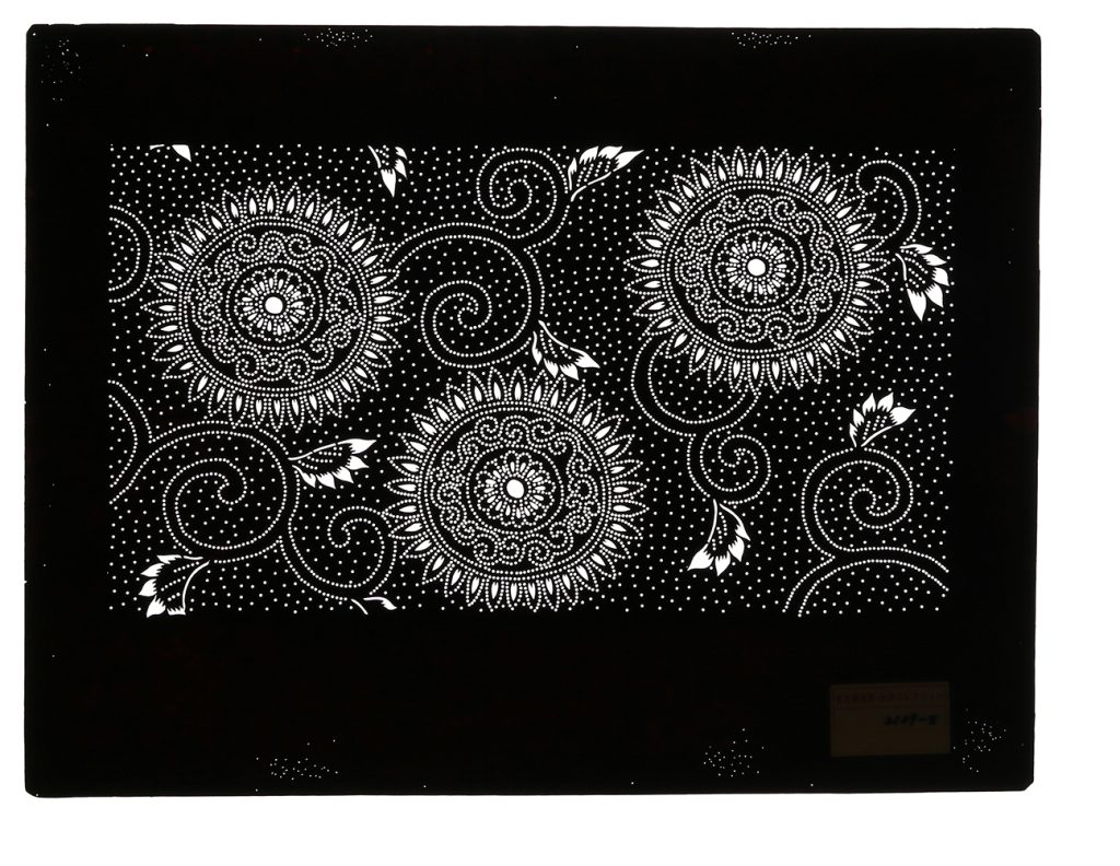 02139-2　輪花唐草