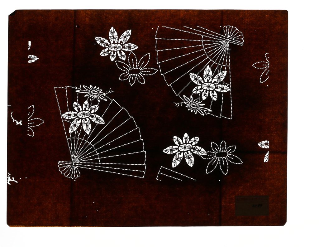 02189　花に扇面